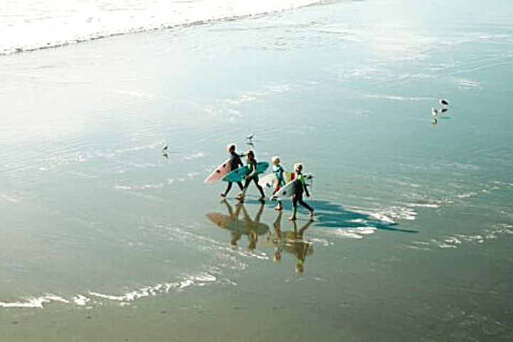 Kids surfing